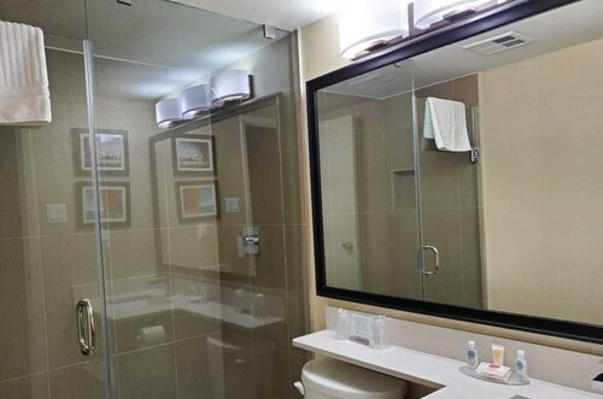 Comfort Inn Toronto North Esterno foto