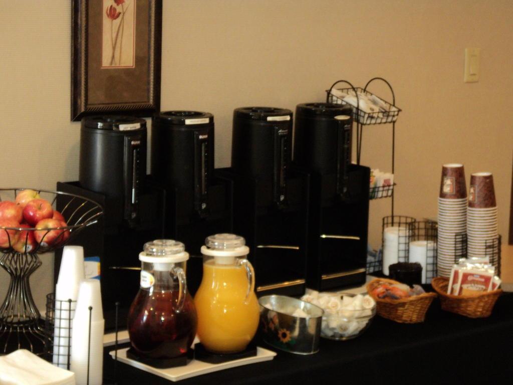 Comfort Inn Toronto North Esterno foto