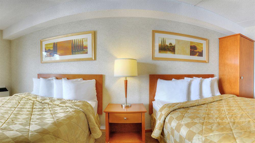 Comfort Inn Toronto North Esterno foto
